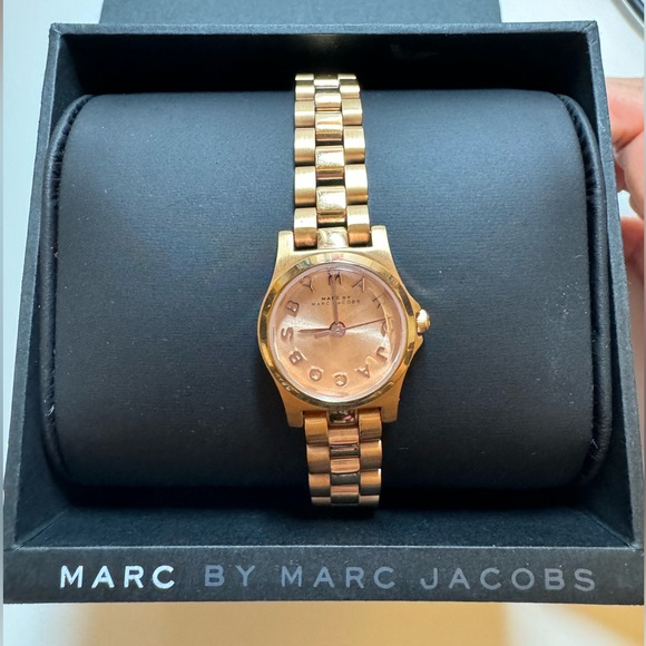 Marc Jacob’s Watch - Rose Gold - Picture 2 of 5